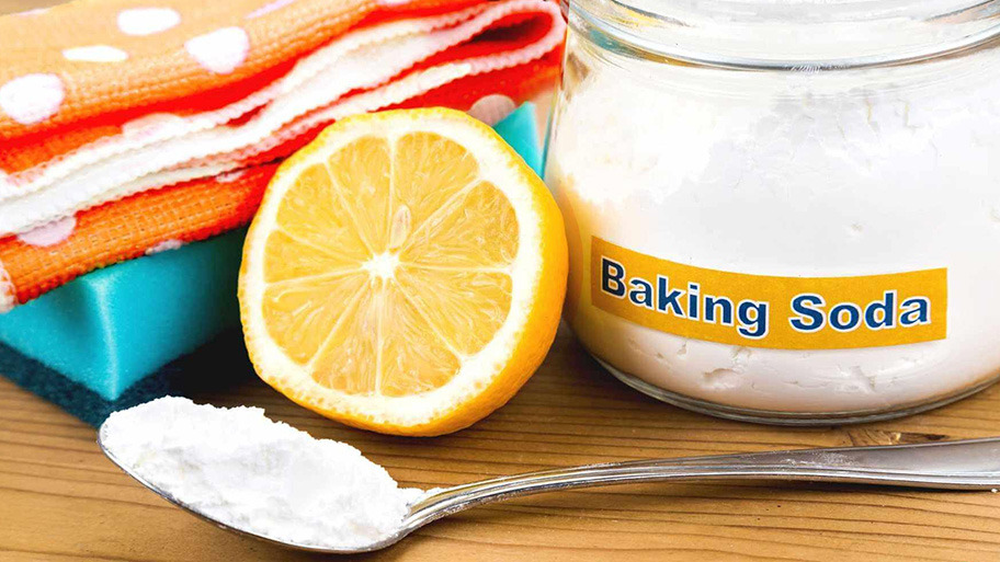 Sử dụng baking soda để hấp thụ mùi sơn