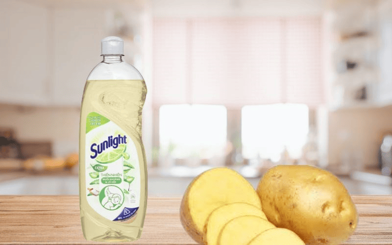 Cách tẩy rỉ sét trên sắt bằng khoai tây và nước rửa chén