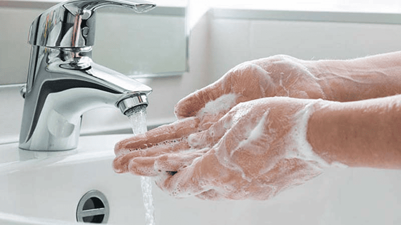Lưu ý quan trọng khi tẩy sơn PU dính vào tay