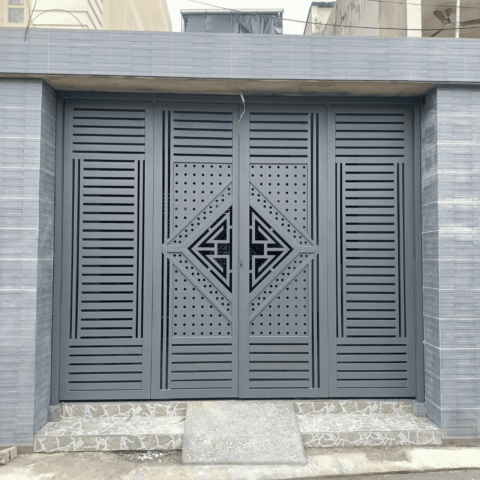 Lựa chọn màu sơn phù hợp với cửa sắt 4 cánh